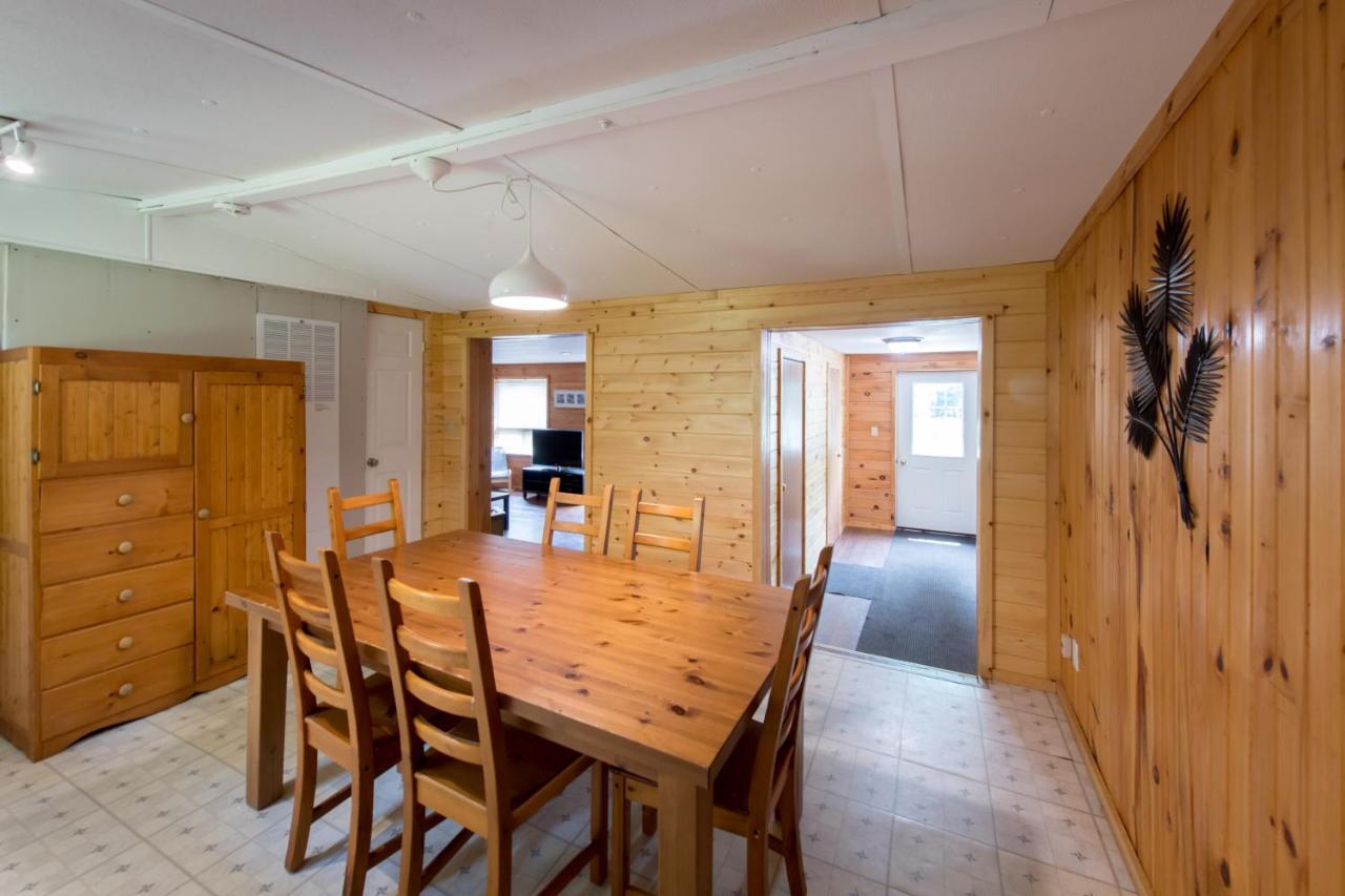 马达沃斯卡山林小屋乡村民宿 Madawaska 外观 照片