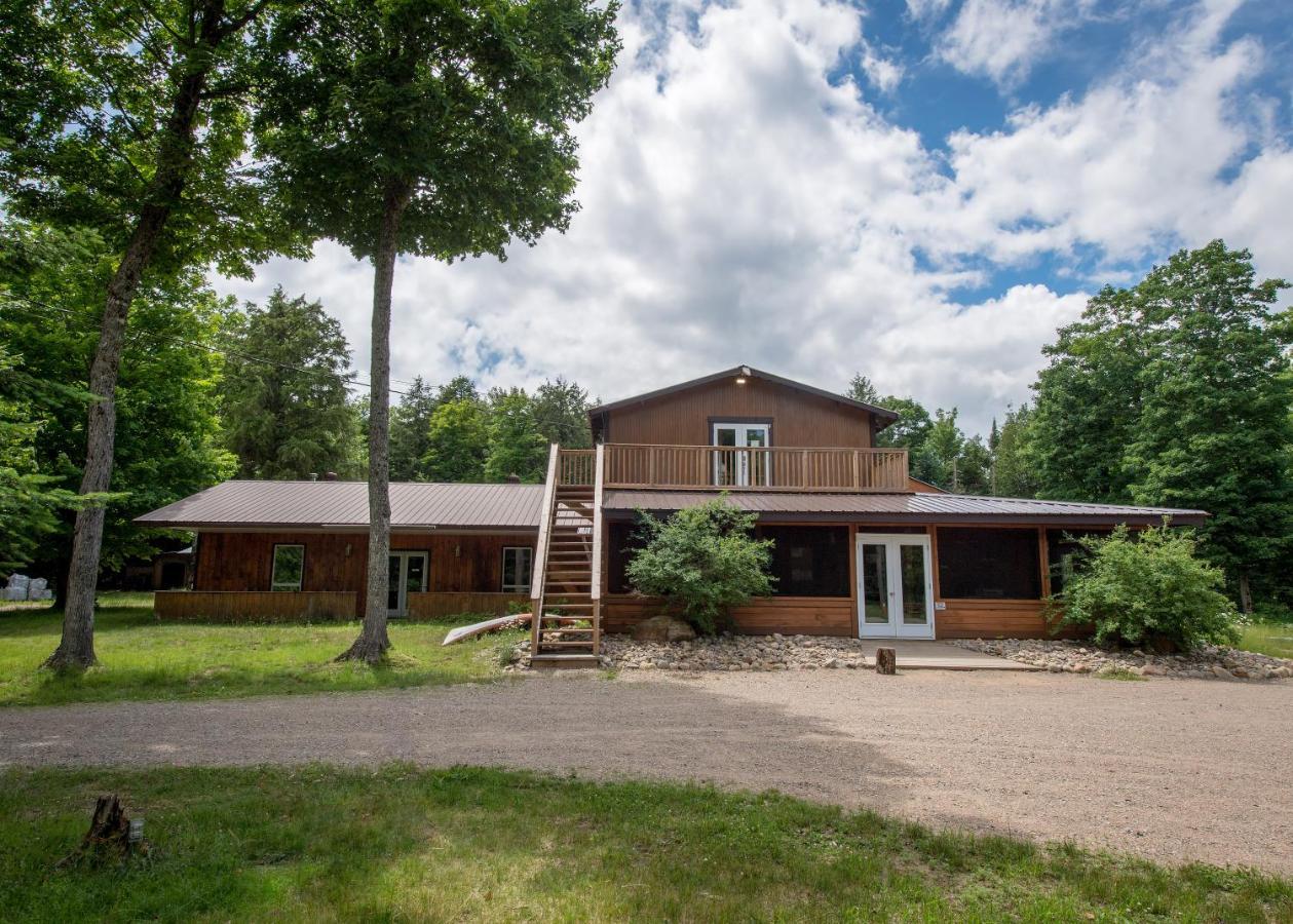 马达沃斯卡山林小屋乡村民宿 Madawaska 外观 照片