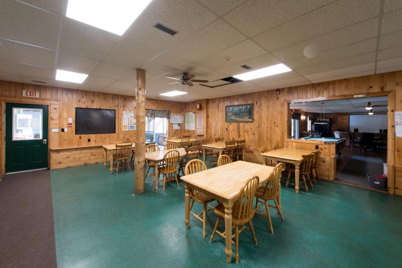 马达沃斯卡山林小屋乡村民宿 Madawaska 外观 照片