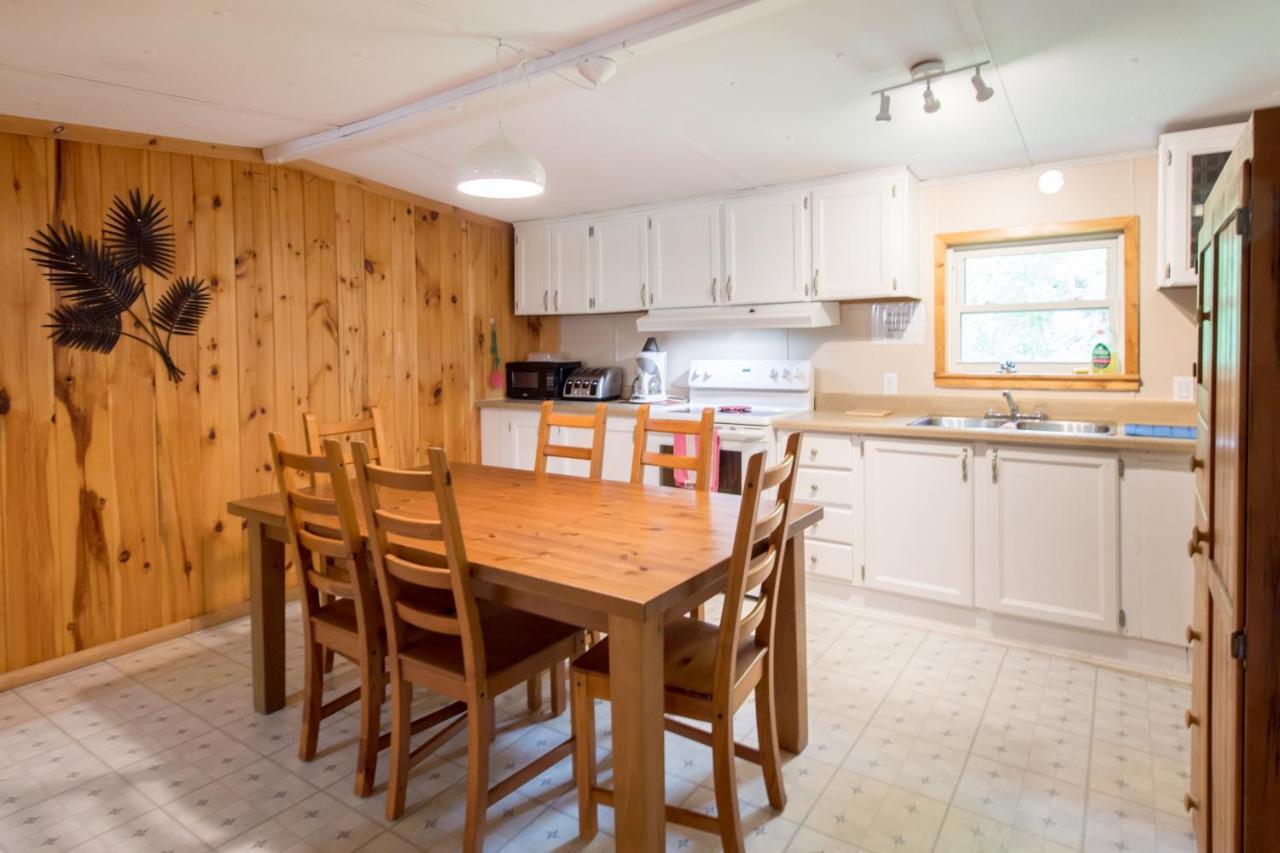 马达沃斯卡山林小屋乡村民宿 Madawaska 外观 照片