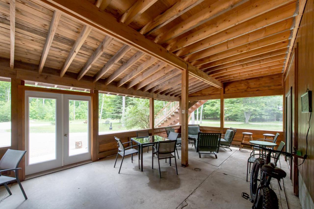 马达沃斯卡山林小屋乡村民宿 Madawaska 外观 照片